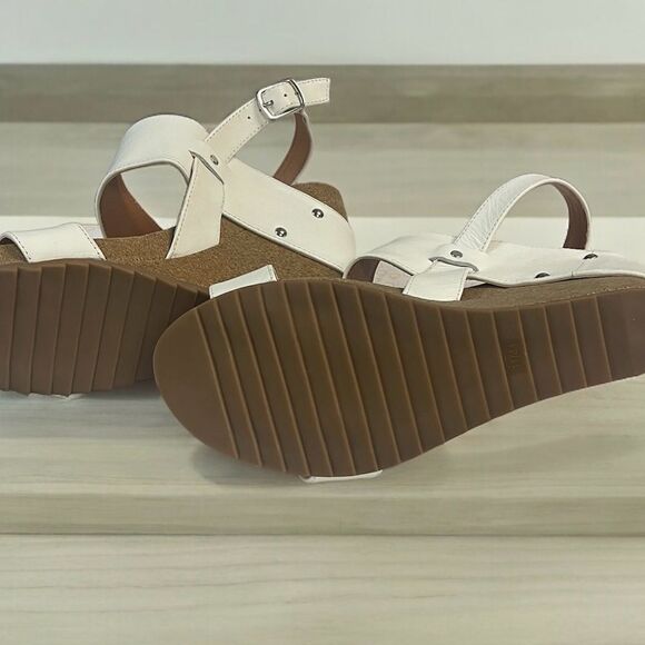 Mark Jenkins white wedge sandals, size US 11/41 EU - Picture 3 of 9